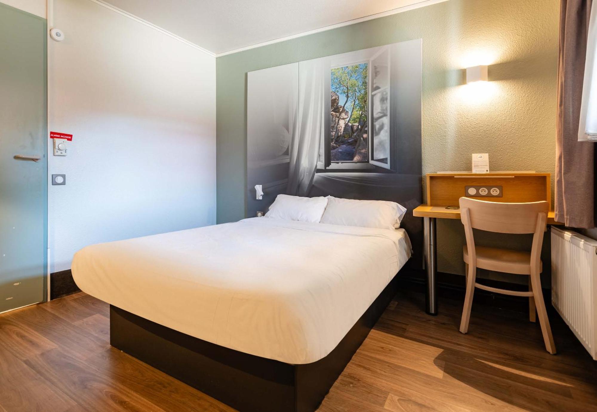 B&B Hotel Grenoble Universite 1 Gieres Bagian luar foto