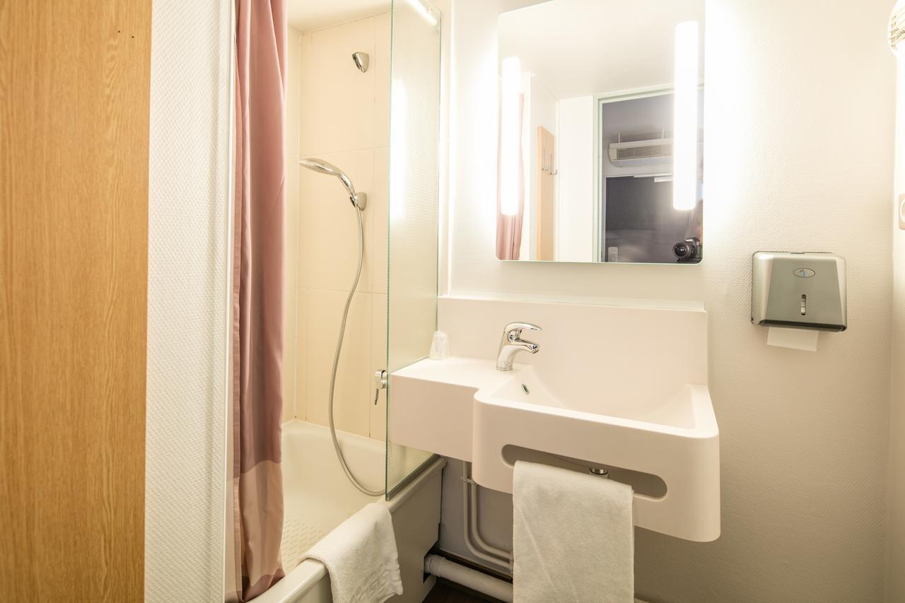 B&B Hotel Grenoble Universite 1 Gieres Bagian luar foto