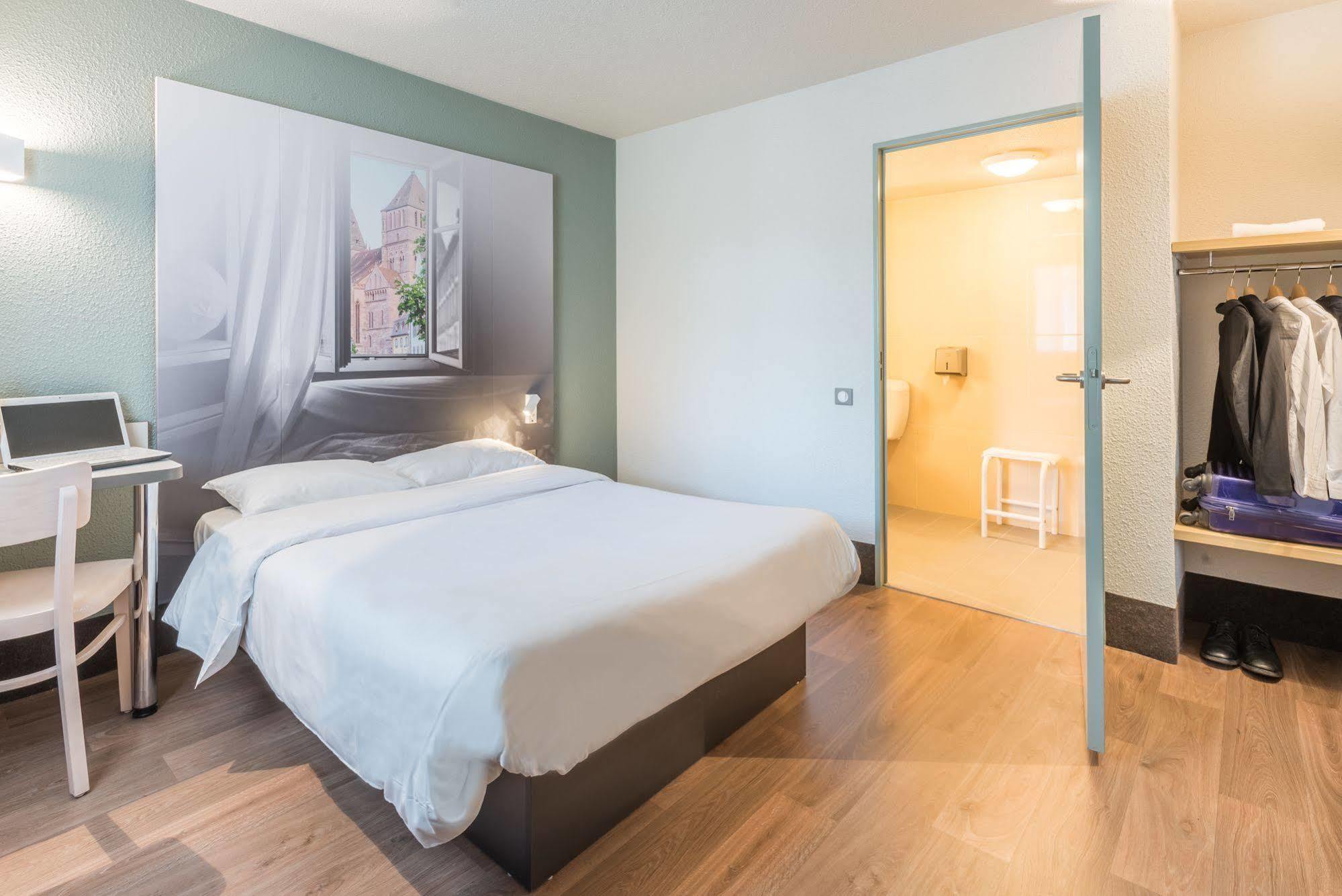 B&B Hotel Grenoble Universite 1 Gieres Bagian luar foto