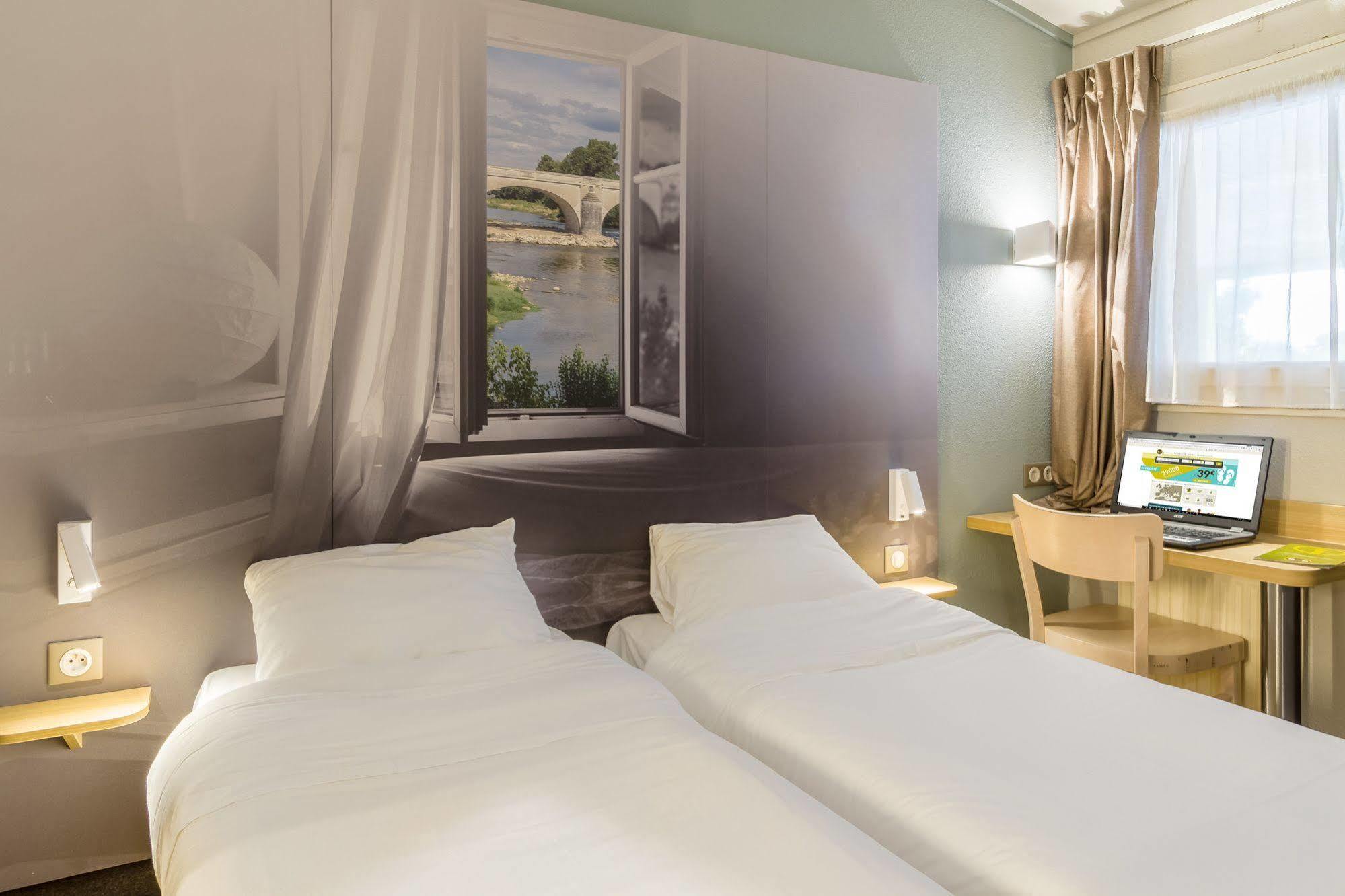 B&B Hotel Grenoble Universite 1 Gieres Bagian luar foto