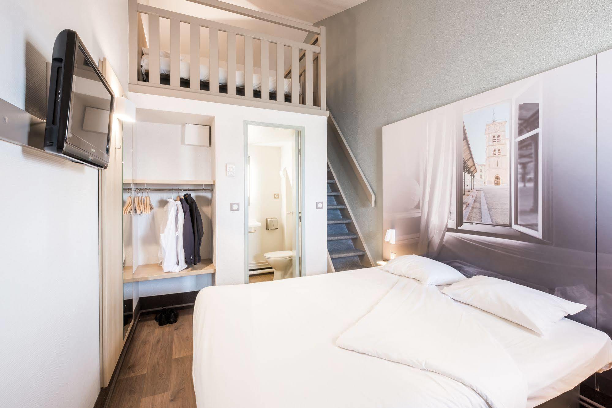 B&B Hotel Grenoble Universite 1 Gieres Bagian luar foto