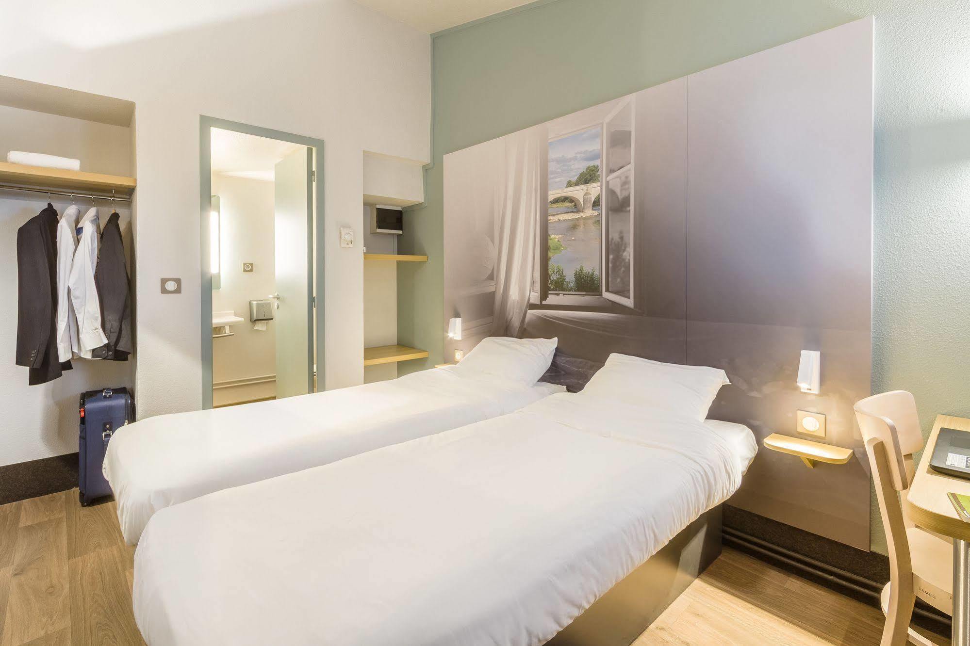 B&B Hotel Grenoble Universite 1 Gieres Bagian luar foto