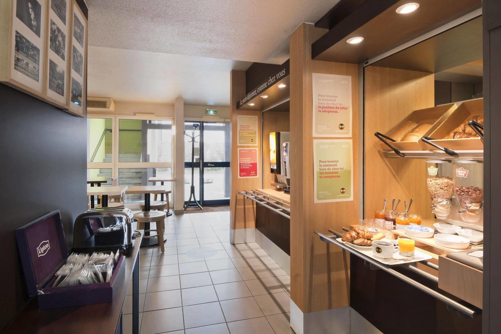 B&B Hotel Grenoble Universite 1 Gieres Bagian luar foto