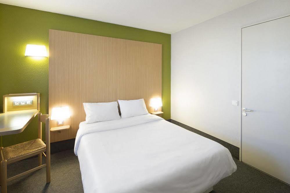 B&B Hotel Grenoble Universite 1 Gieres Bagian luar foto